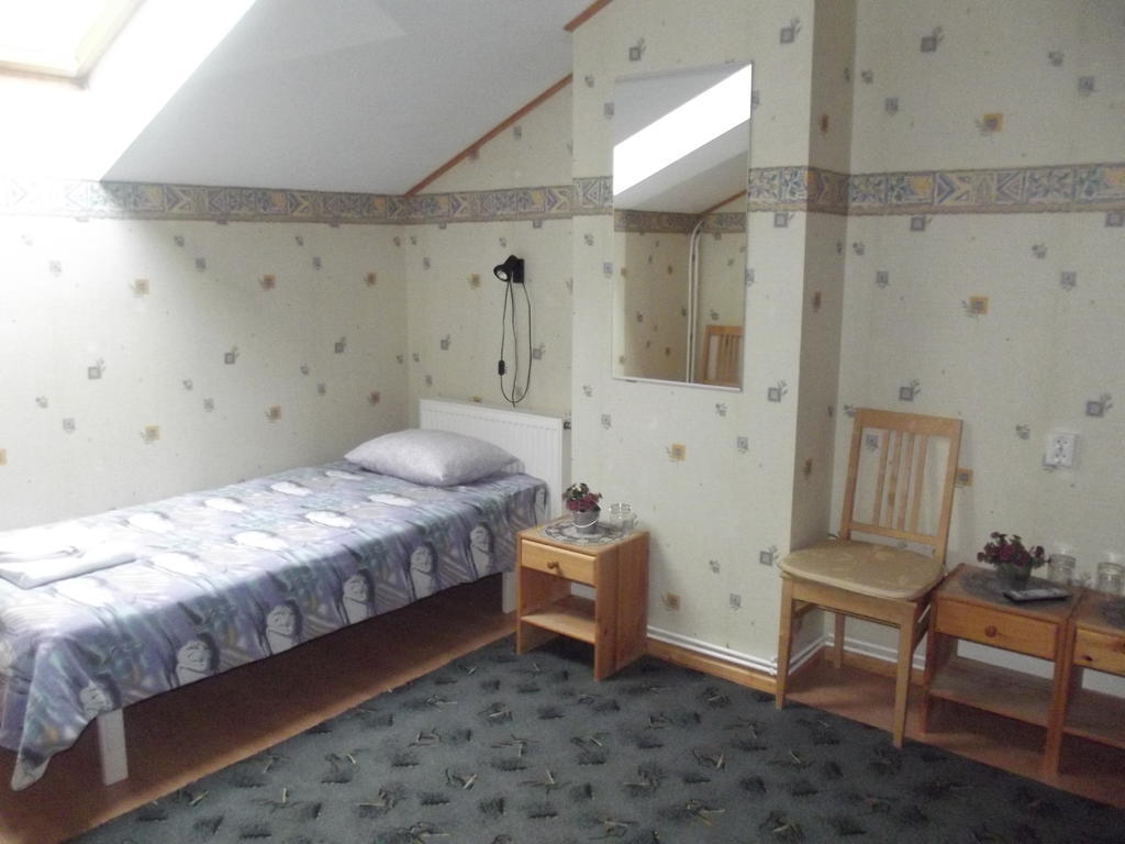 Kure Guesthouse Rahinge Zimmer foto