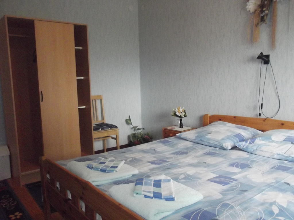 Kure Guesthouse Rahinge Zimmer foto